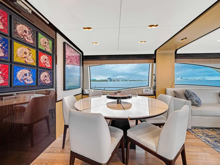 Huur Jacht met of zonder schipper Azimut in Coconut Grove