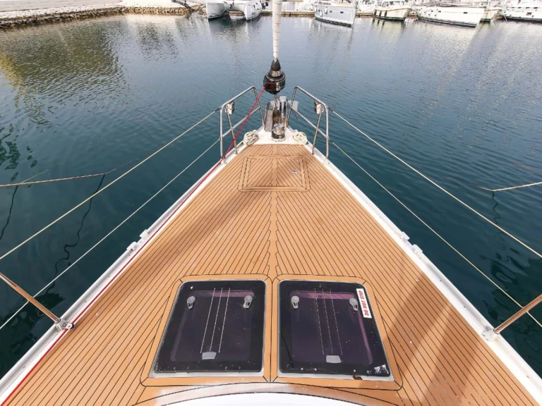 Zeilboot te huur in Jezera voor de beste prijs