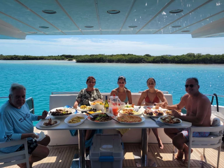Jachthuur in Turks- en Caicoseilanden - Azimut Saphire Blue via SamBoat