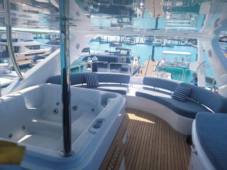 Bootverhuur Turks- en Caicoseilanden goedkoop Saphire Blue