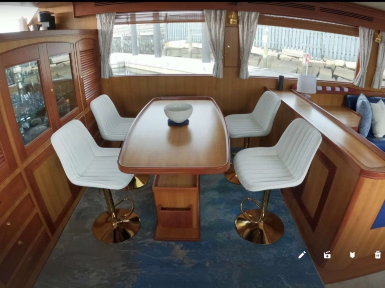 Huur een Marlow What's Next in Newport