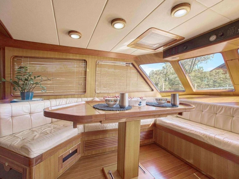 Bootverhuur Marlow What's Next in Newport via SamBoat