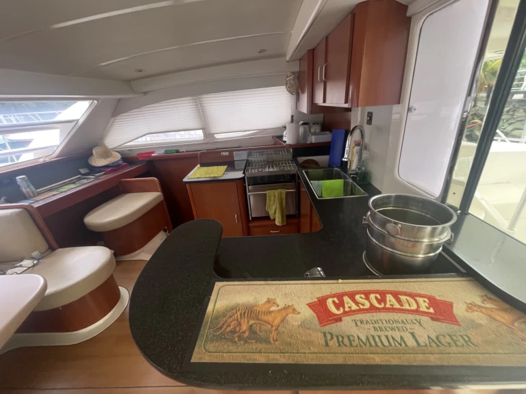 Huur Motorboot met of zonder schipper Foot print  in Victoria