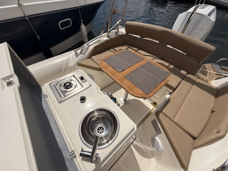 Verhuur RIB Nuova Jolly met vaarbewijs