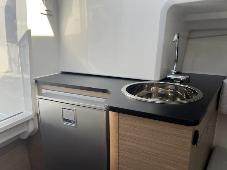 Huur een Jeanneau Cap Camarat 755 WA in Les Issambres