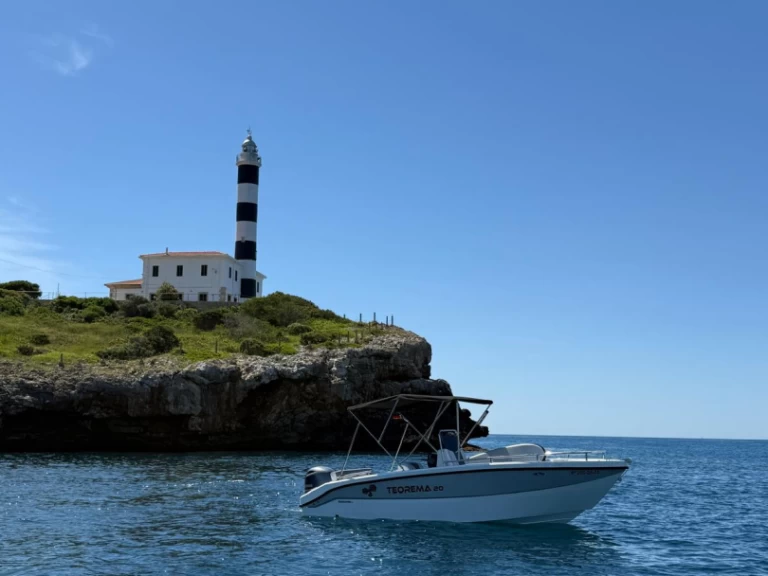 Motorboot te huur in Portocolom voor de beste prijs