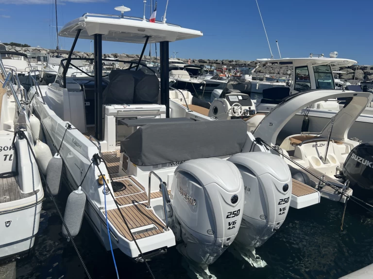 Verhuur Motorboot Jeanneau met vaarbewijs