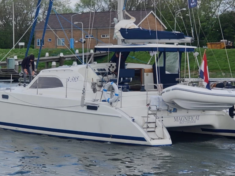 Verhuur Catamaran Broadblue met vaarbewijs