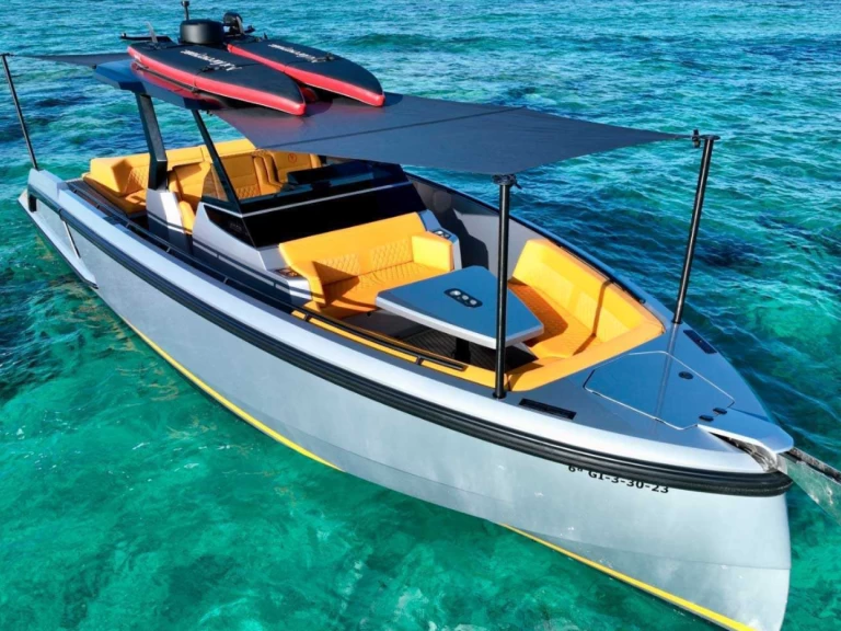 Huur een Vanquish VQ 40 in Ibiza Town