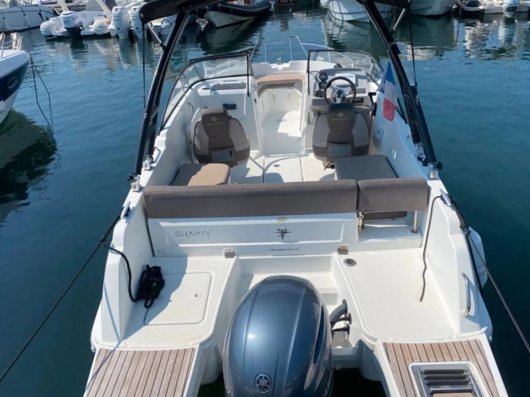 Bootverhuur Jeanneau Cap Camarat 6.5 BR in Les Issambres via SamBoat