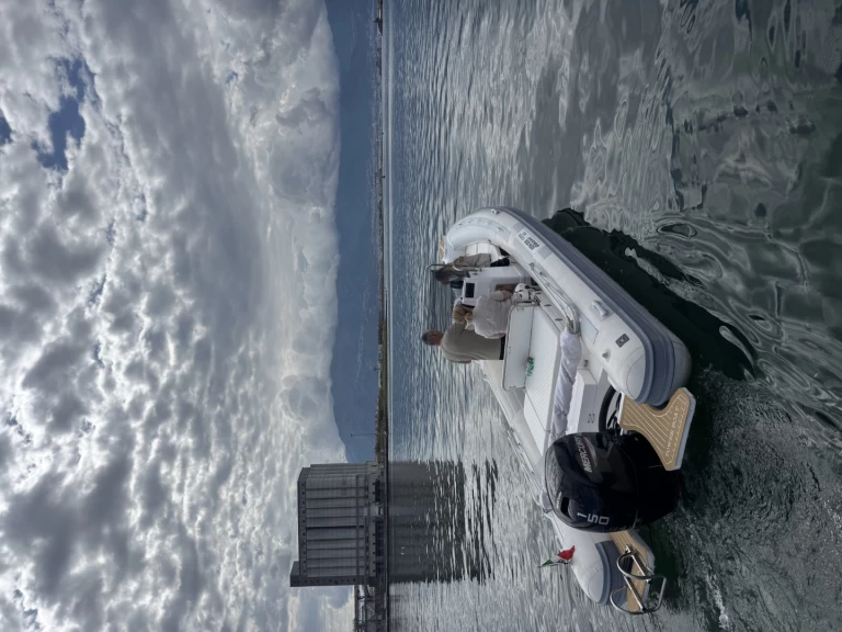 RIB te huur in Torre Annunziata voor de beste prijs