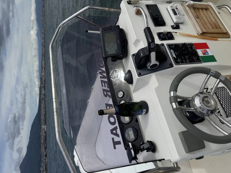 Verhuur RIB Joker Boat met vaarbewijs