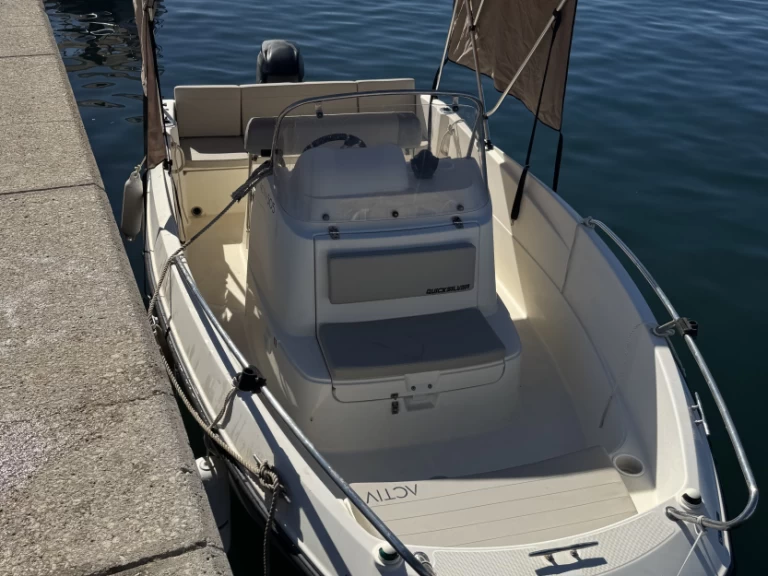 Verhuur Motorboot Quicksilver met vaarbewijs