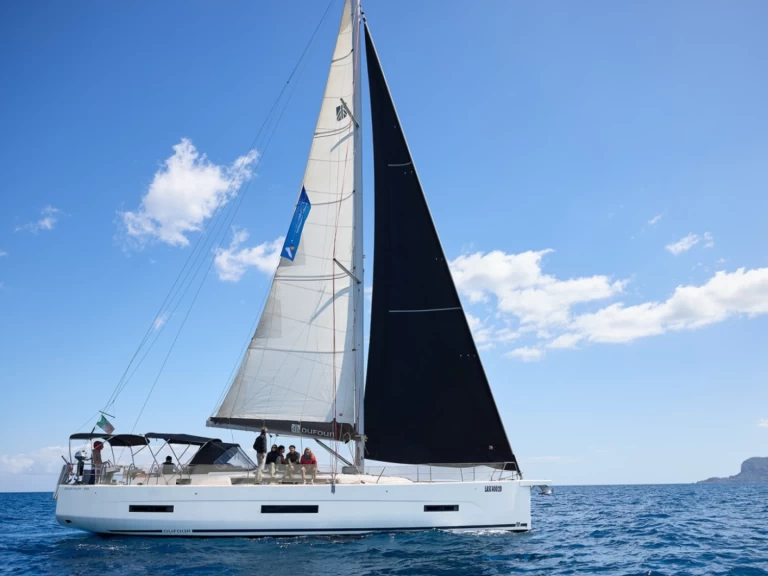 Bootverhuur Dufour Dufour 530 in Palermo via SamBoat