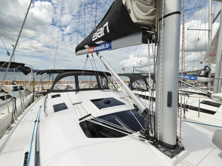 Bootverhuur Elan Impression 45 in Biograd na Moru via SamBoat