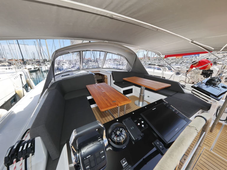 Huur Zeilboot met of zonder schipper Hanse in Biograd na Moru