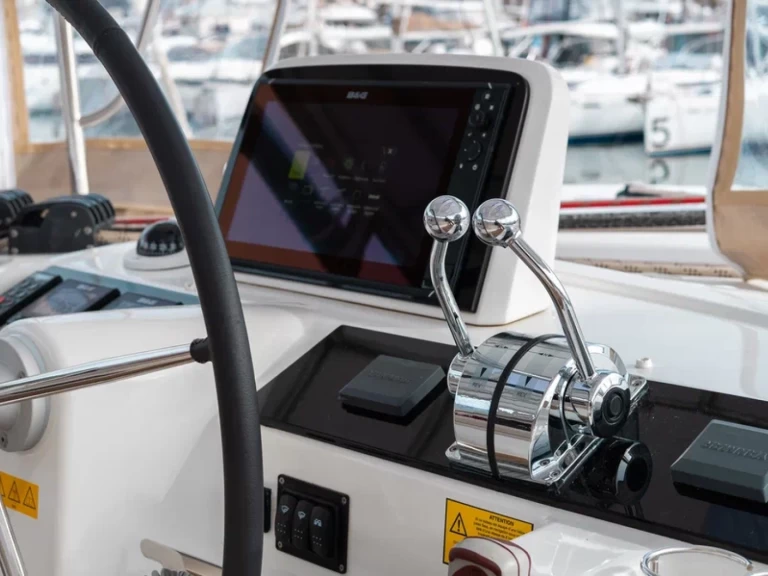 Huur Catamaran met of zonder schipper Lagoon in Tivat