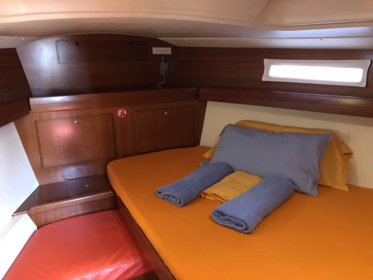 Huur een Dufour Dufour 365 Grand Large in Sant Antoni de Portmany