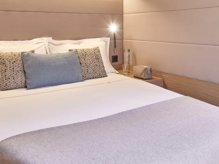 Catamaran te huur in Santa Eulària des Riu voor de beste prijs