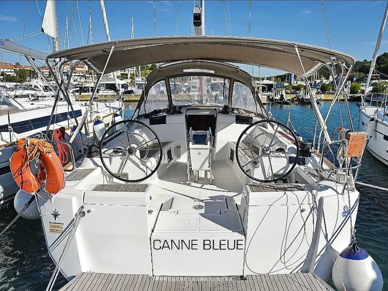 Huur een Jeanneau Sun Odyssey 449 in Rhodes (City)