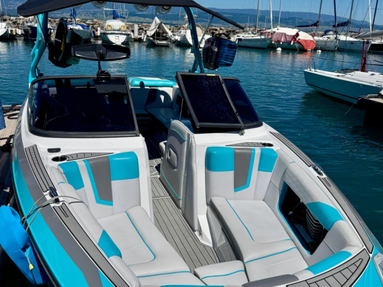Huur Motorboot met of zonder schipper NAUTIQUE BOAT COMPANY in Yvoire