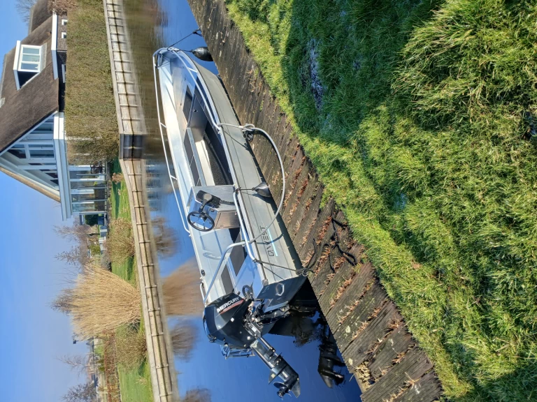 Huur een qwest r500 in Vinkeveen