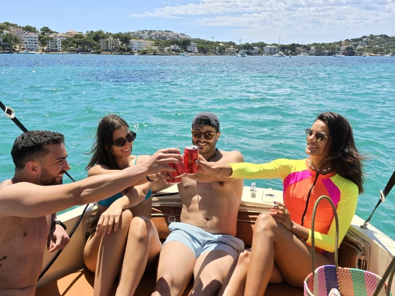 Motorboot te huur in Club Nàutic Santa Ponsa voor de beste prijs