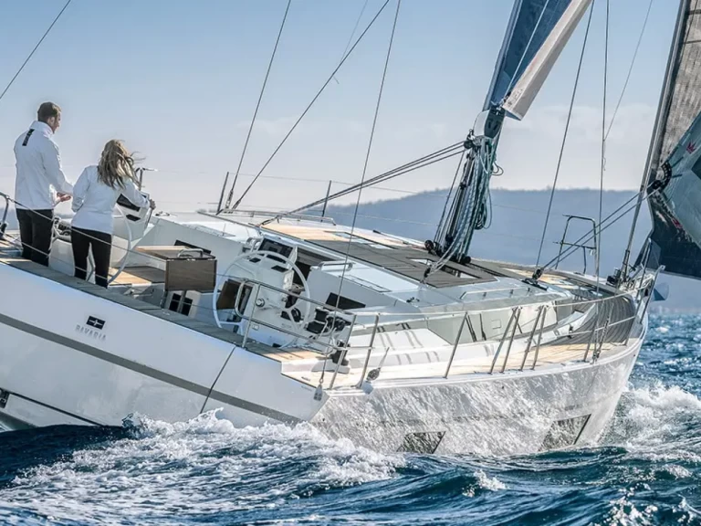 Bootverhuur Izola goedkoop Bavaria C45