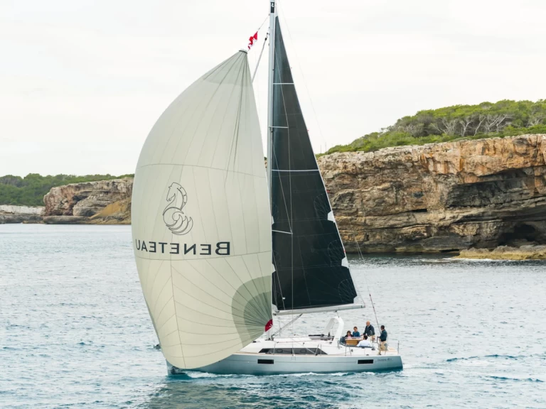 Huur Zeilboot met of zonder schipper Bénéteau in Port Grimaud