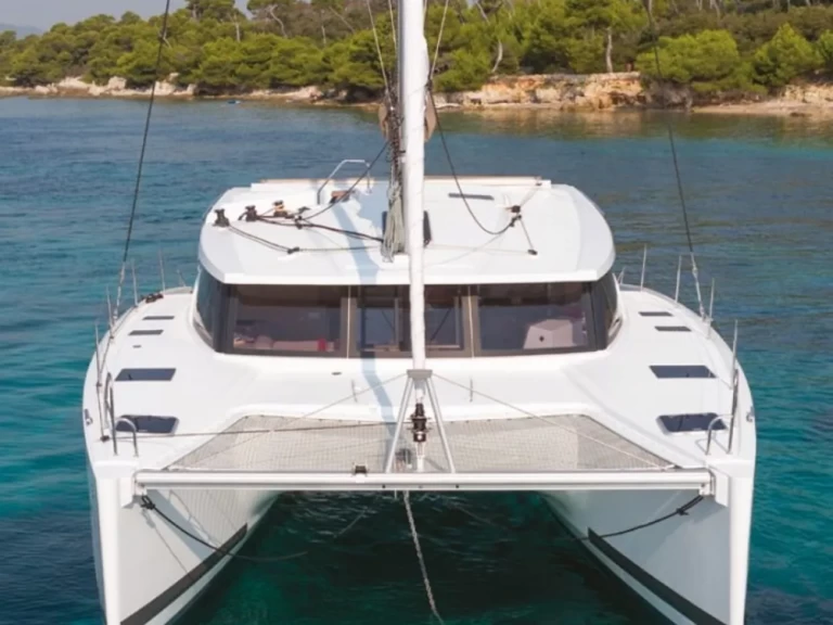 Huur een Fountaine Pajot Lucia 40 in Cogolin