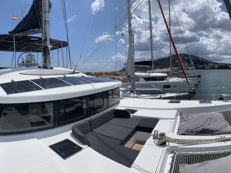 Huur Catamaran met of zonder schipper Lagoon in Santa Eulària des Riu