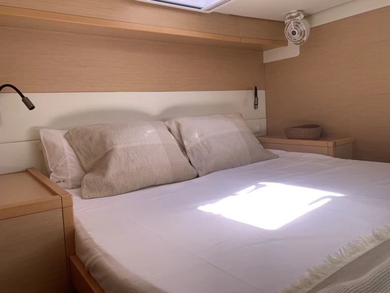 Verhuur Catamaran Lagoon met vaarbewijs