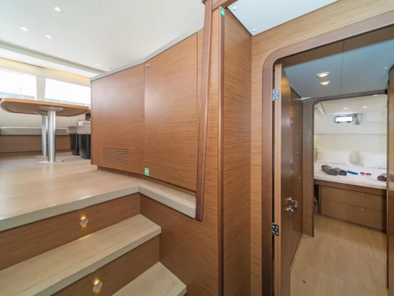 Verhuur Catamaran Lagoon met vaarbewijs