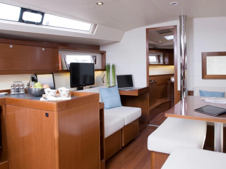 Huur een Bénéteau Oceanis 45 in Kos