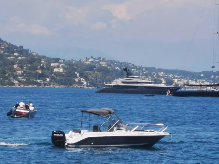 Verhuur Motorboot B2 Marine met vaarbewijs