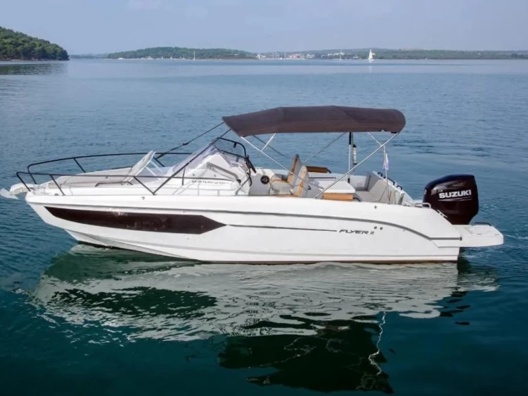 Verhuur Motorboot Bénéteau met vaarbewijs