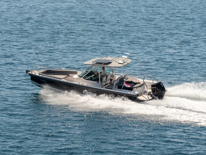 Verhuur Motorboot Axopar met vaarbewijs