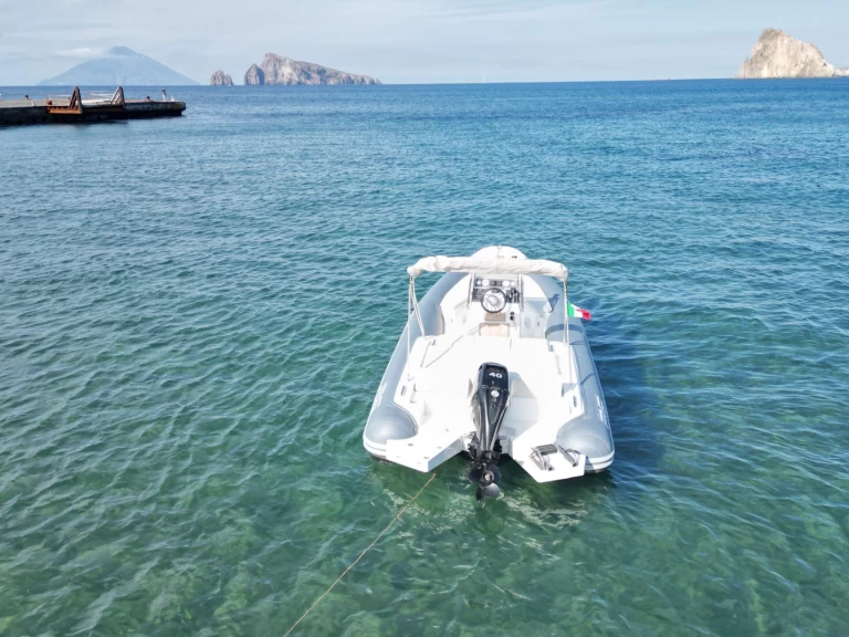 Bootverhuur Renier Renier R6 in Panarea via SamBoat