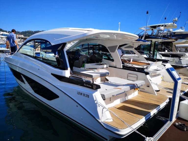 Bootverhuur Bénéteau Gran Turismo 32 in Pula via SamBoat