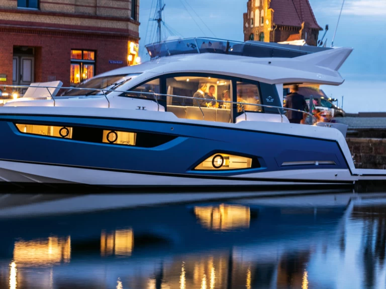 Verhuur Motorboot in Pula - Sealine Sealine F430