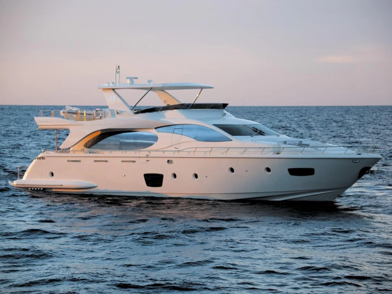 Bootverhuur Gouviá goedkoop Azimut 85F