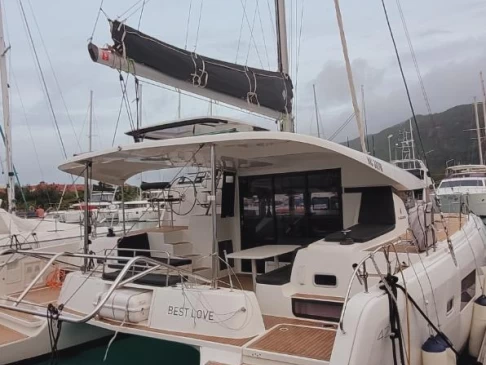 Bootverhuur Lagoon Lagoon 42 in Mahé via SamBoat