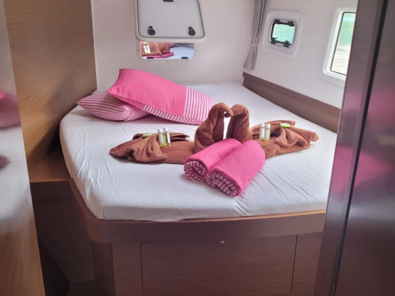 Bootverhuur Lagoon Lagoon 42 in Mahé via SamBoat