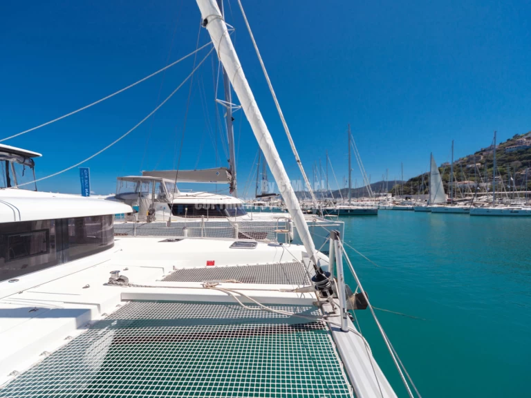 Catamaran te huur in Capo d'Orlando voor de beste prijs