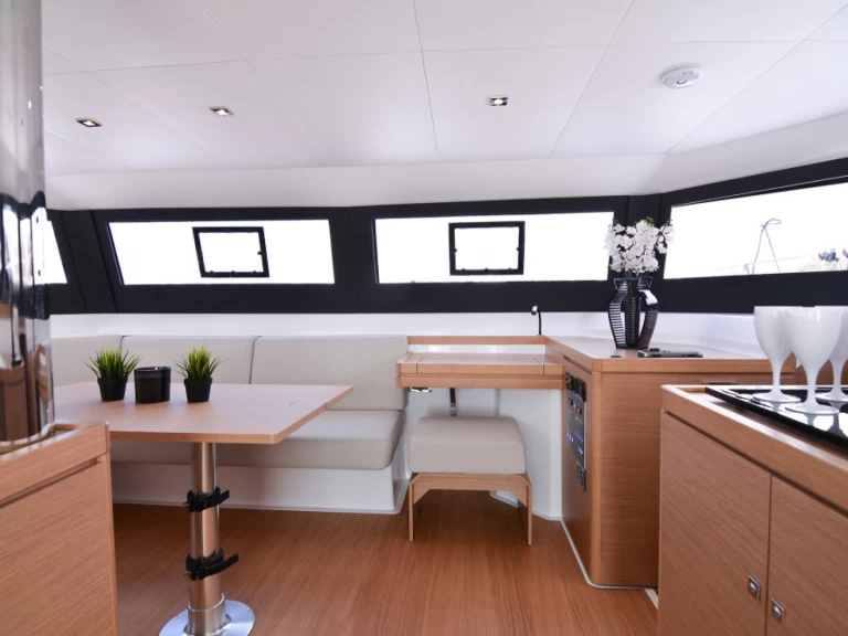 Huur Catamaran met of zonder schipper Dufour in Capo d'Orlando