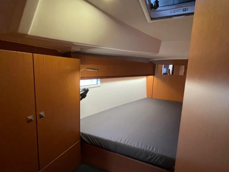 Verhuur Zeilboot in Lávrio - Bavaria Cruiser 46