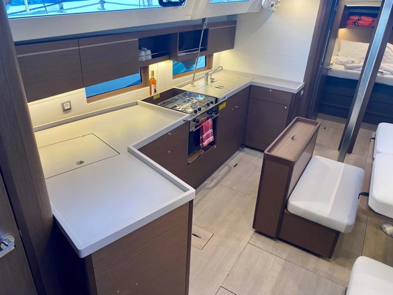 Bénéteau Oceanis 46.1 te huur van particulier of professional in Gouviá