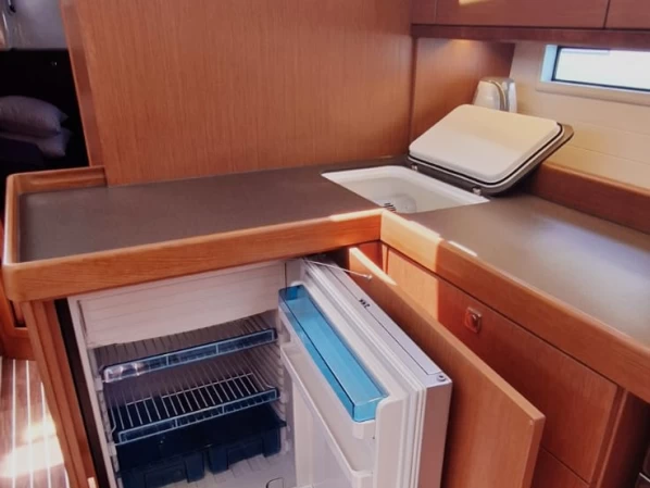 Huur een Bavaria Cruiser 46 in Gouviá