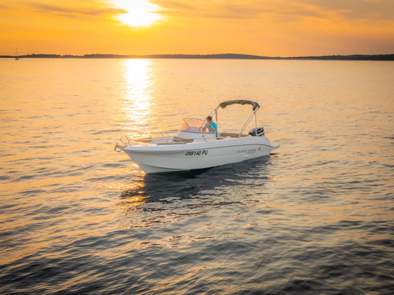 Huur Motorboot met of zonder schipper Atlantic in Fažana