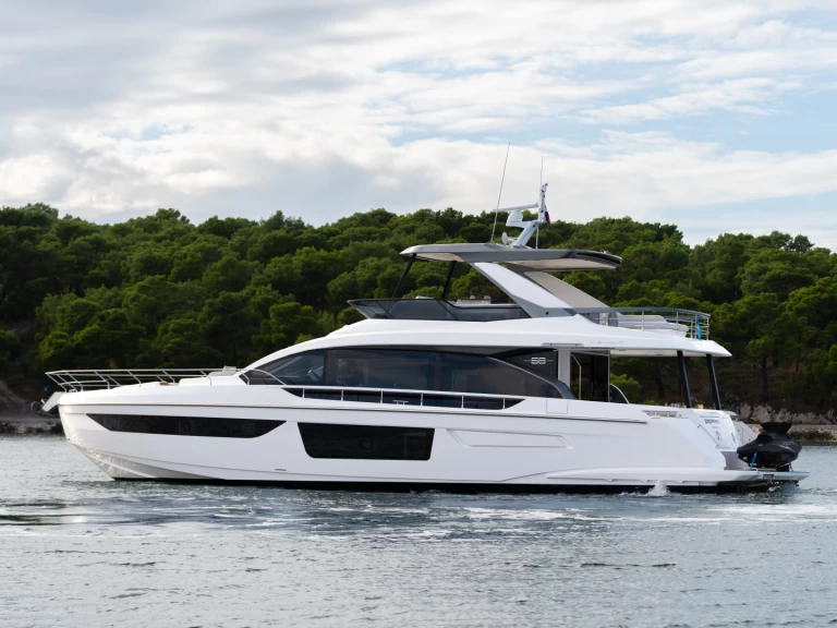 Bootverhuur Azimut Azimut 68 Fly in Šibenik via SamBoat